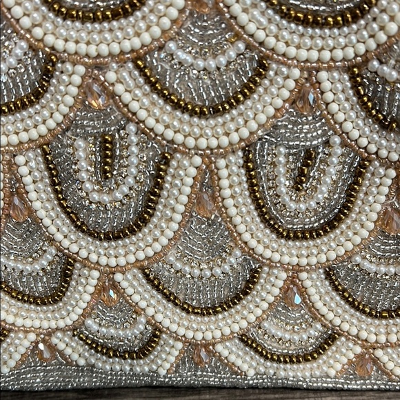 Beaded Cream & Gold Clutch w/ Crossbody Strap ✨ - Picture 7 of 11